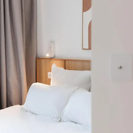 Aparthotel Babel Community Versailles 4*
