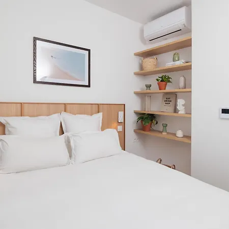 Babel Community Versailles Aparthotel 4*